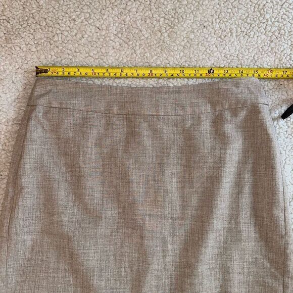 Banana Republic Women’s Khaki Tan Pencil Skirt Size 6 EUC - Picture 7 of 9